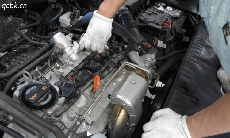 换4个火花塞500多贵吗