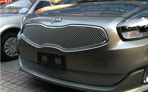 汽车中网脏了怎么清洗