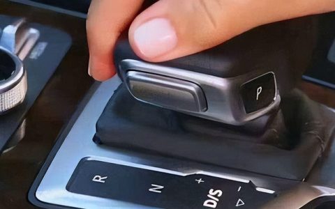 自动挡N档需要踩刹车吗