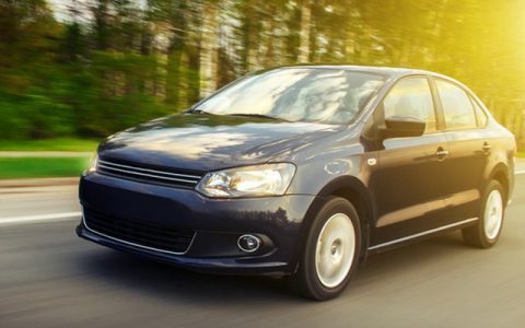 车行驶中自动熄火是什么原因