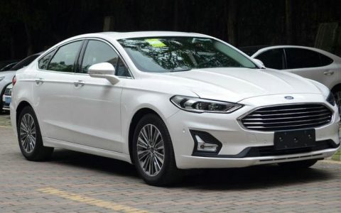 蒙迪欧雨刮器怎么更换