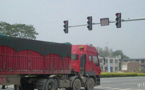 跟在货车后面误闯红灯会被拍到吗