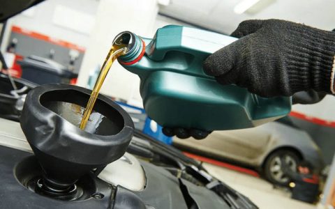 汽车换机油多少钱一次