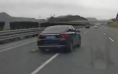 高速违规变道如何处罚