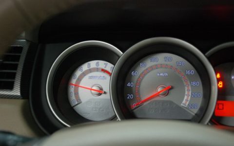 刹车优先系统可以关闭吗