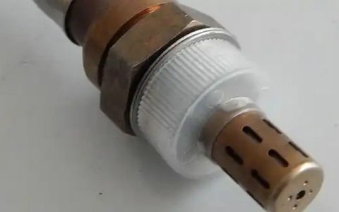 汽车氧传感器多久换一次