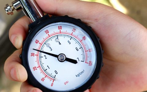 请校正轮胎压力是什么意思