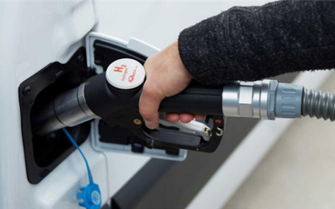 三部门：2030年燃料电池汽车力争达到10万辆 氢气价格降至25元/kg以下