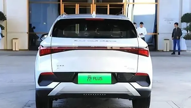 预算 10 万别瞎冲！这 5 台纯电 SUV 闭眼买不踩雷，安全、续航、性价比全拉满