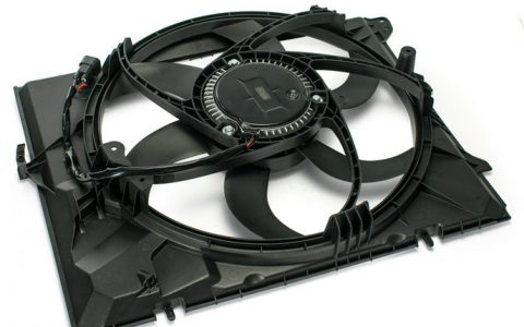 汽车散热风扇声音大嗡嗡响正常吗