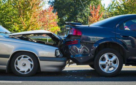 汽车被追尾自己需要报保险吗