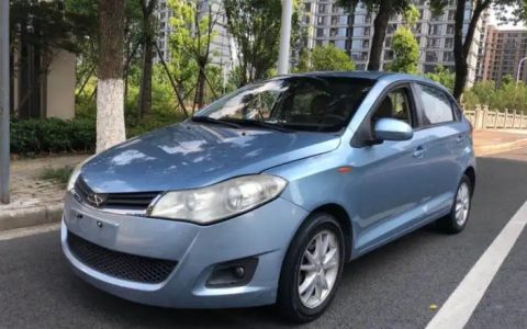 奇瑞风云2两厢油箱多少升