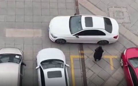 车子被挡住联系不到车主怎么办