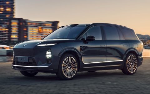 蔚来发布2025Q4及全年财报，Q4实现经营利润12.5亿元