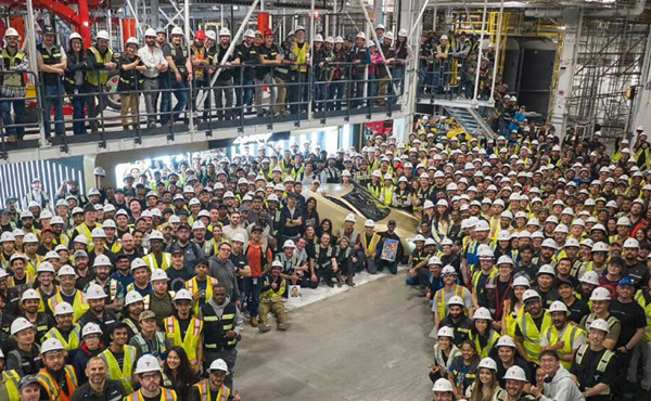 每周数百辆？消息称特斯拉已为Cybercab定下量产目标