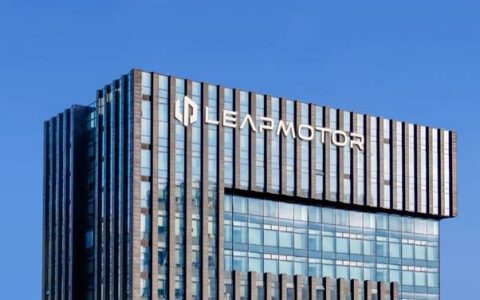 零跑汽车公布2025年财报：连续两年销量翻倍，首次实现全年度盈利