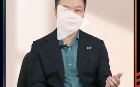 何小鹏谈第二代VLA对比特斯拉FSD