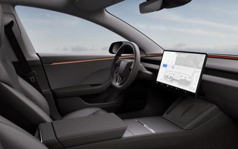 Uber自动驾驶前高管使用特斯拉FSD遭遇车祸 车辆全毁人也受伤