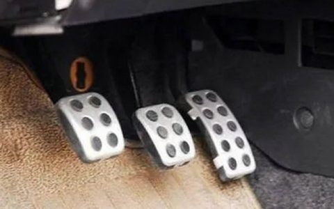 练车离合器的正确踩法