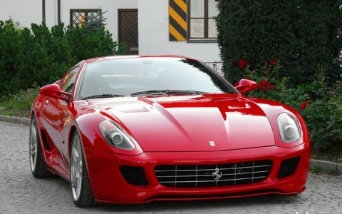 法拉利599gtb是v12吗