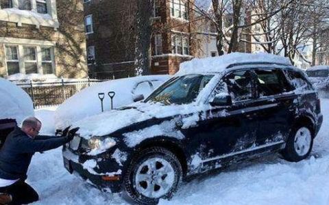 冬天汽车打火后有汽油味怎么回事