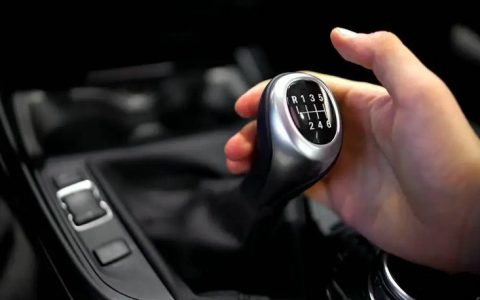 开手动挡的车怎么起步才不熄火