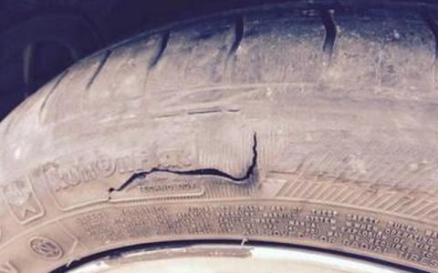 轮胎侧面磕掉一小块肉能补吗