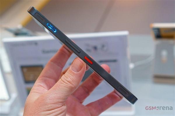 努比亚Neo 5 GT发布:首款搭载风扇的天玑手机来了