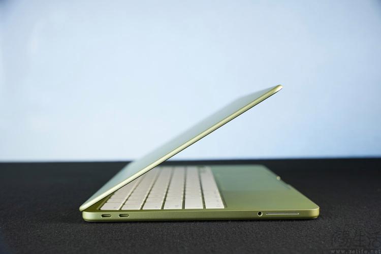 4599元真香还是真坑? MacBook Neo笔记本首发评测