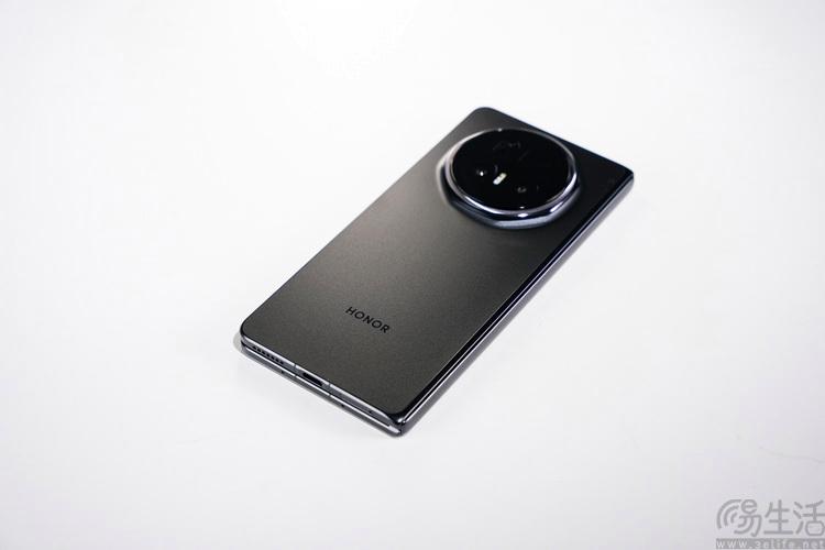 4.2mm 展开厚度+满血性能! 荣耀Magic V6首发测评