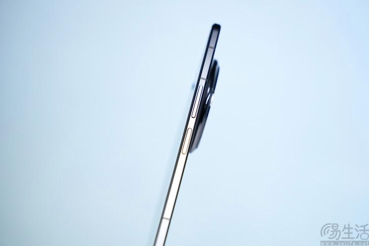 4.2mm 展开厚度+满血性能! 荣耀Magic V6首发测评