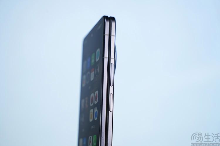 4.2mm 展开厚度+满血性能! 荣耀Magic V6首发测评