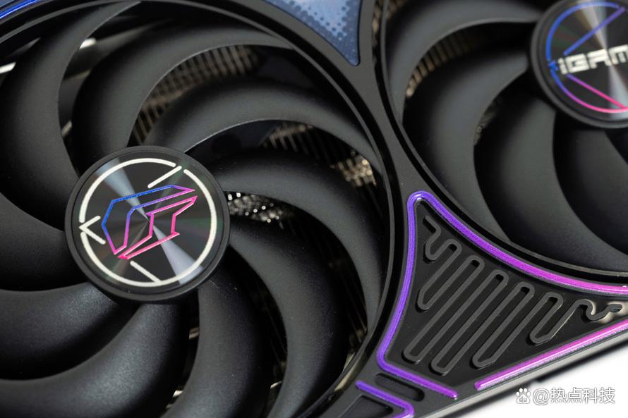 小身材有大能量!七彩虹iGame GeForce RTX 5070 Ti Ultra OC SFF 16GB评测