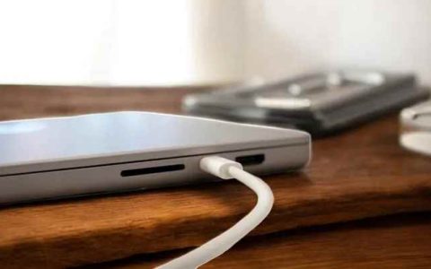 笔记本充电很慢? 可能一直在用错误的USB充电线