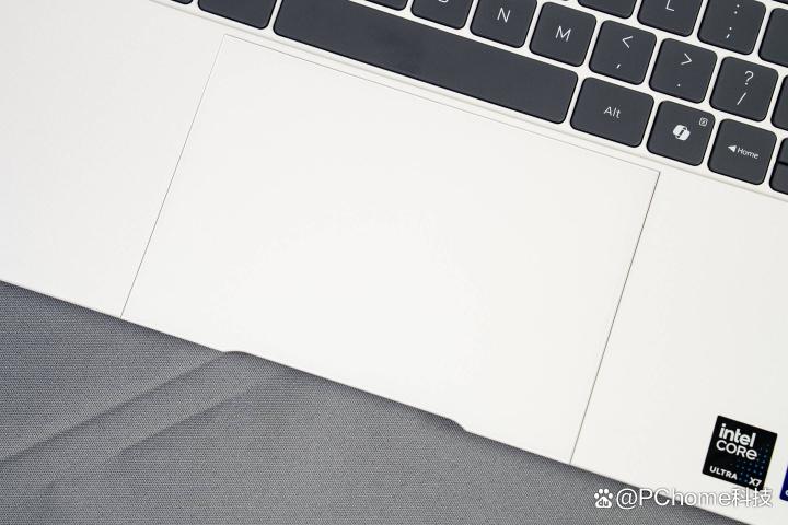 内功深厚的新一代Panther Lake超轻薄本! 小米Book Pro 14首发评测