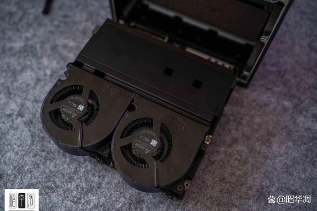 把数据中心塞到个人桌面! 技嘉AI TOP ATOM迷你桌面AI PC全面测评