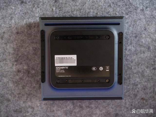 把数据中心塞到个人桌面! 技嘉AI TOP ATOM迷你桌面AI PC全面测评