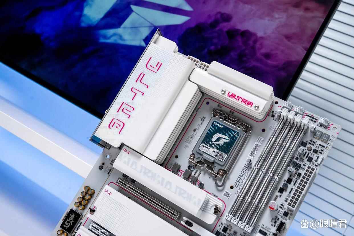 新处理器配上新势力主板! 全新酷睿Ultra 7 270K Plus+七彩虹Z890 ULTRA-S测评