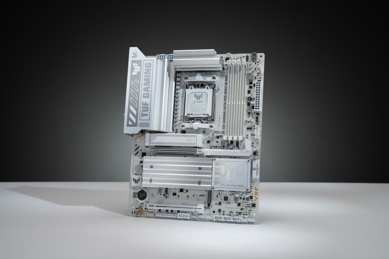 首发NitroPath! 华硕TUF GAMING X870-PRO主板开箱体验测评