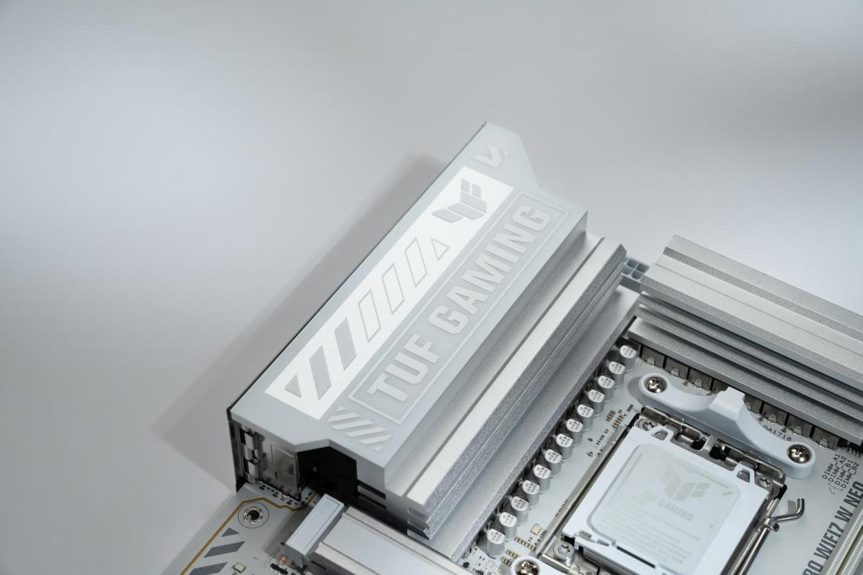 首发NitroPath! 华硕TUF GAMING X870-PRO主板开箱体验测评