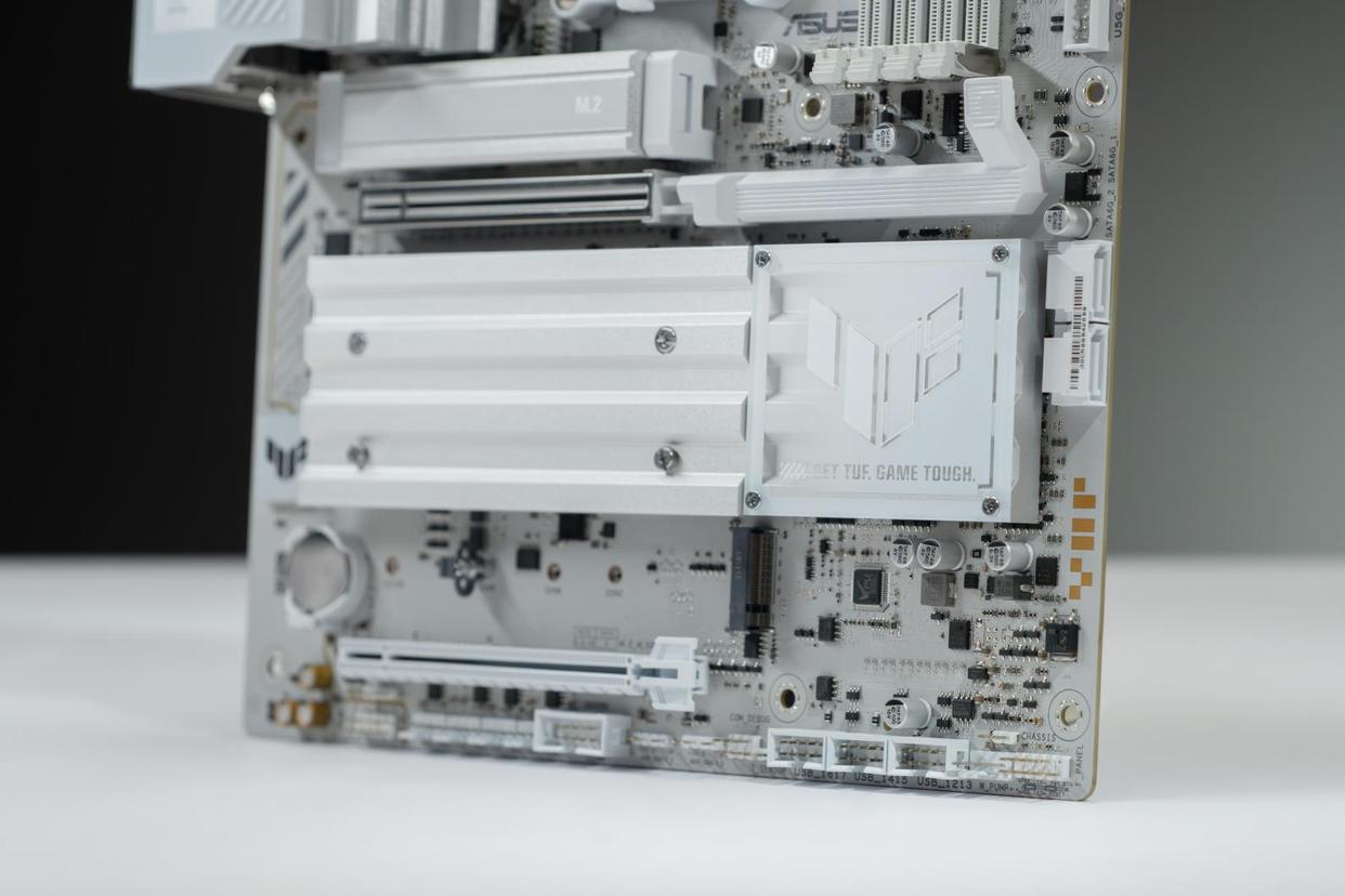 首发NitroPath! 华硕TUF GAMING X870-PRO主板开箱体验测评