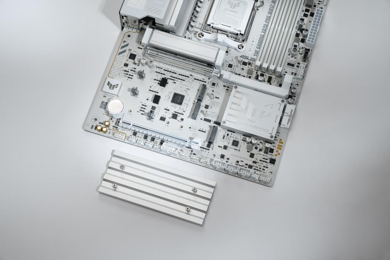 首发NitroPath! 华硕TUF GAMING X870-PRO主板开箱体验测评