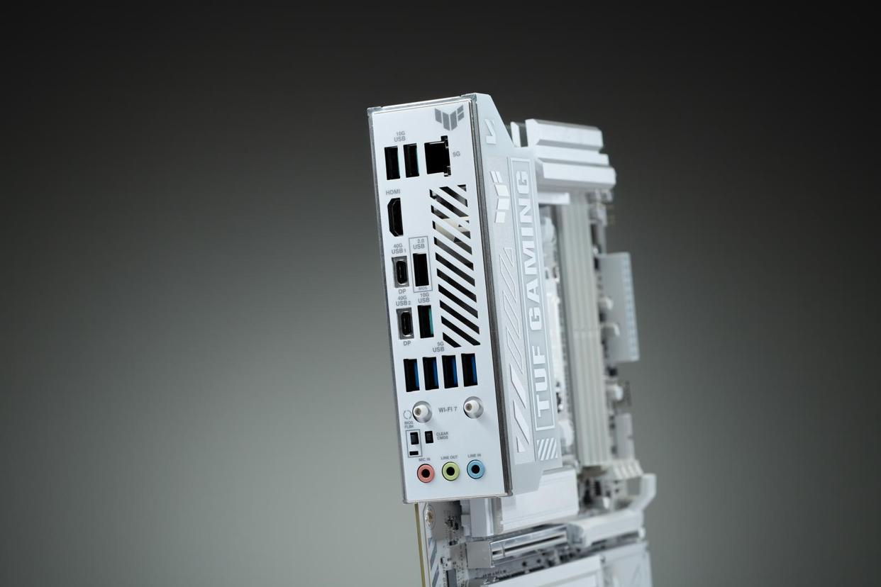 首发NitroPath! 华硕TUF GAMING X870-PRO主板开箱体验测评