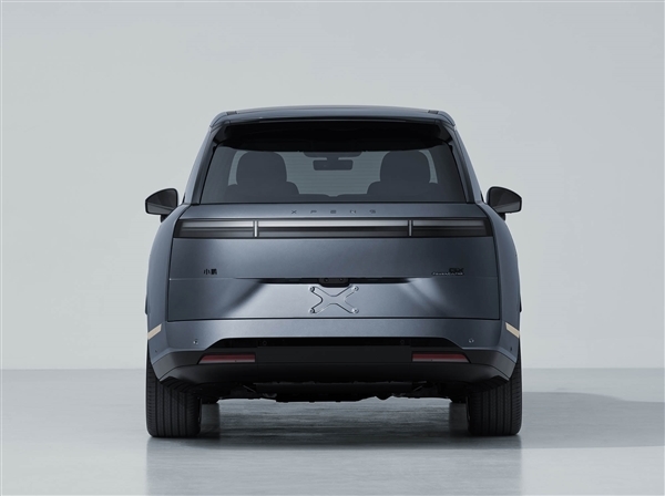 小鹏全新旗舰SUV GX实车亮相：大湾区“路虎揽胜”来了