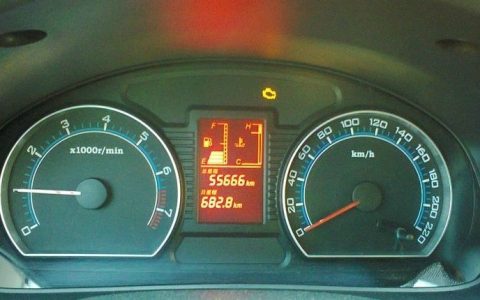 奔腾b70发动机故障灯亮怎么回事