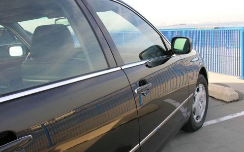 汽车玻璃是钢化的吗