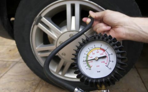 轿车轮胎胎压多少是正常范围