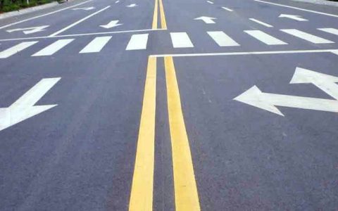 指示标线是什么颜色的