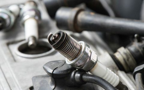 宝马火花塞多久换一次