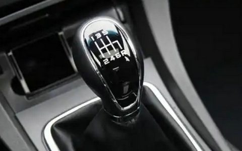 手动挡汽车起步正确方法